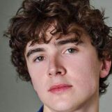 La série Harry Potter présente un acteur cis qui jouait auparavant une fille trans