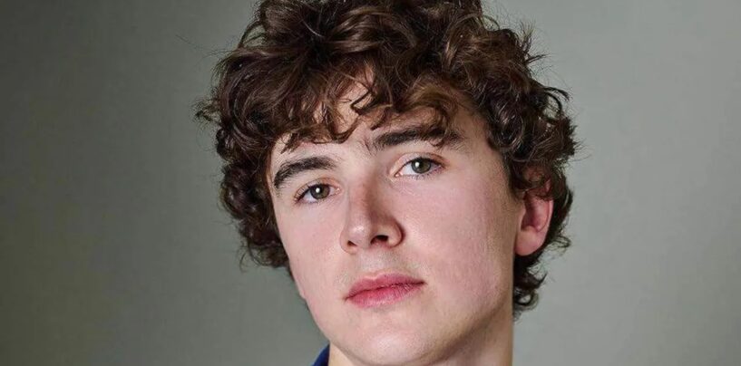 La série Harry Potter présente un acteur cis qui jouait auparavant une fille trans