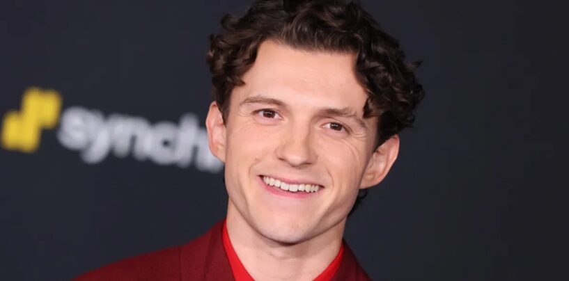 Tom Holland ne porte rien d'autre qu'une serviette dans une vidéo virale sexy